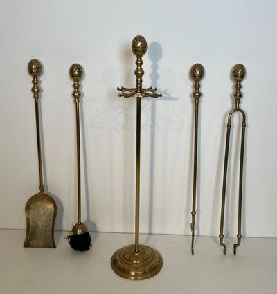 Nécessaire De Feu En Laiton De Style Néoclassique Aux Pommes De Pin. French work