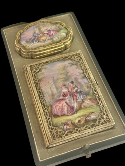 Tahan: Napoleon III Enamel and Silver-Gilt Ladies' Kit