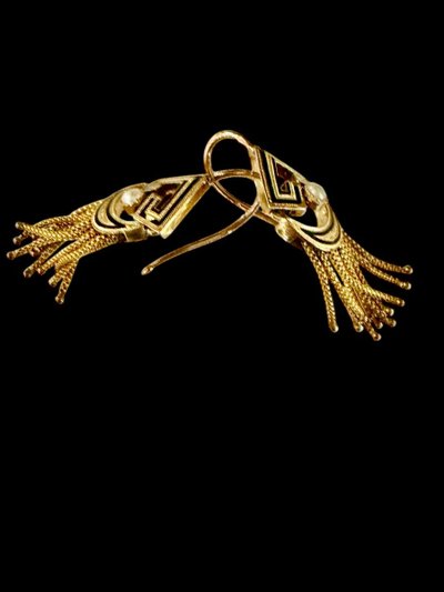 Coppia di orecchini pendenti in oro, smalto e perle di Napoleone III