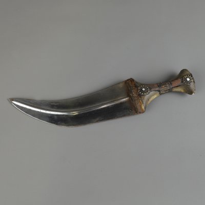 Yemeni dagger (Jambiya) and its belt Arabian Peninsula