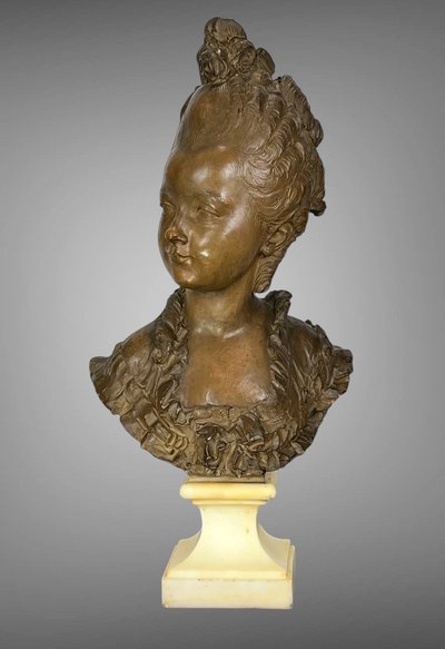 FERNAND CIAM 1886 - 1954 BUSTE DE JEUNE FEMME EN TERRE CUITE PATINÉE SUR SOCLE