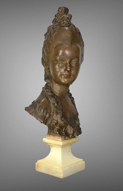 FERNAND CIAM 1886 - 1954 BUSTE DE JEUNE FEMME EN TERRE CUITE PATINÉE SUR SOCLE