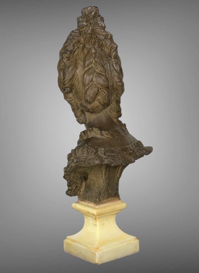 FERNAND CIAM 1886 - 1954 BUSTE DE JEUNE FEMME EN TERRE CUITE PATINÉE SUR SOCLE