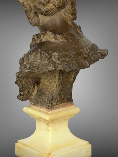 FERNAND CIAM 1886 - 1954 BUSTE DE JEUNE FEMME EN TERRE CUITE PATINÉE SUR SOCLE