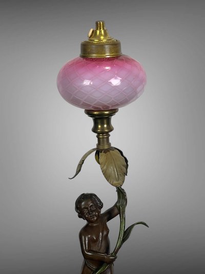 PAIRE DE LAMPE EN BRONZE SIGNÉ " AUGUSTE MOREAU " REPRÉSENTANT DES PUTTI