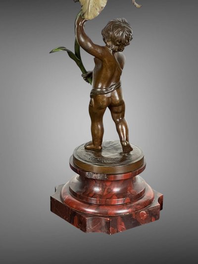 PAIRE DE LAMPE EN BRONZE SIGNÉ " AUGUSTE MOREAU " REPRÉSENTANT DES PUTTI