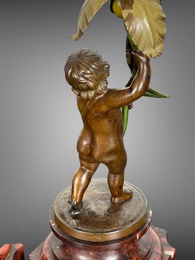 PAIRE DE LAMPE EN BRONZE SIGNÉ " AUGUSTE MOREAU " REPRÉSENTANT DES PUTTI