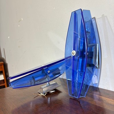 Paire d'appliques années 70 en verre de Murano bleu, design moderne. Taille 26 x 9