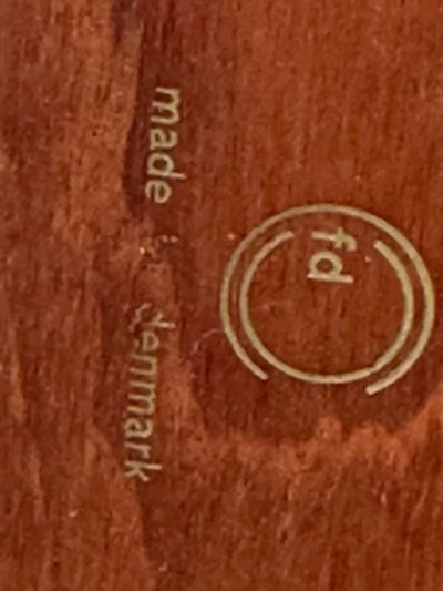 Table INGER KLINGENBERG