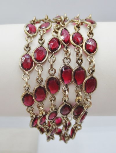 Collier sautoir.  