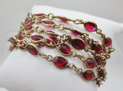 Collier sautoir.  