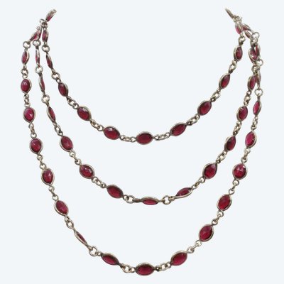 Collier sautoir.  