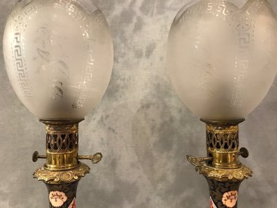 Bellissima coppia di lampade a olio IMARI, XIX secolo