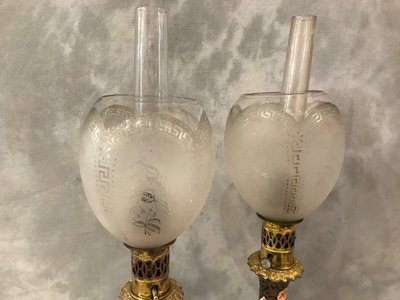 Bellissima coppia di lampade a olio IMARI, XIX secolo
