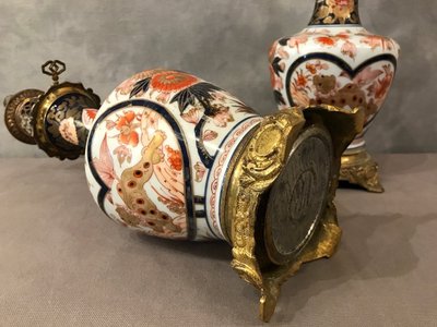 Bellissima coppia di lampade a olio IMARI, XIX secolo