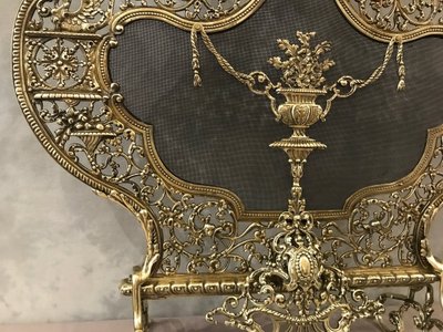 Beautiful 19th century bronze fireplace screen