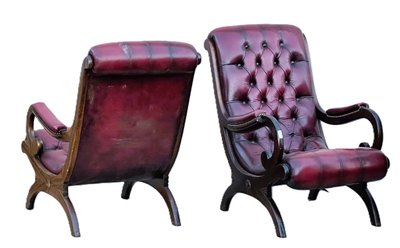 Paire De Fauteuils Chesterfield