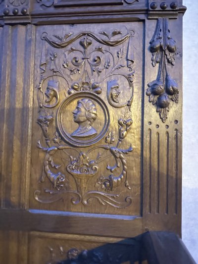 Sitzbank mit Stauraum