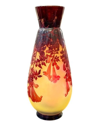 Emile Gallé Important Vase Art nouveau "Bignones Rouges"