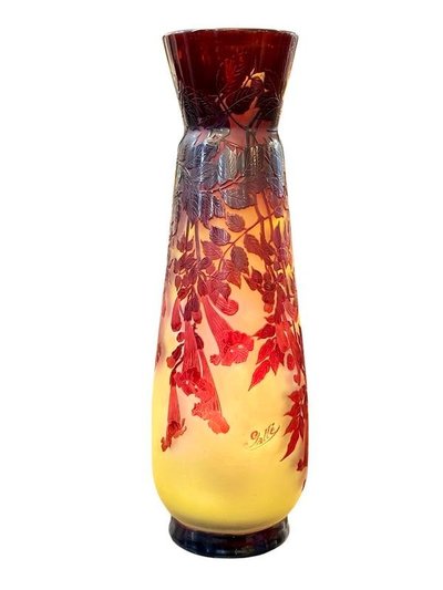 Emile Gallé Important Vase Art nouveau "Bignones Rouges"