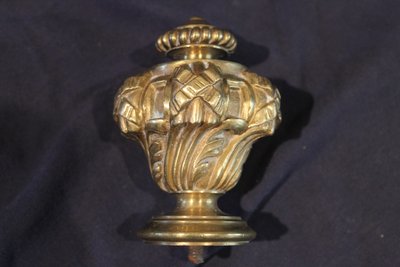 Paire de portes embrasses à rideaux en bronze de style Louis XVI époque 19ème