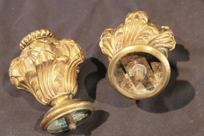Paire de portes embrasses à rideaux en bronze de style Louis XVI époque 19ème