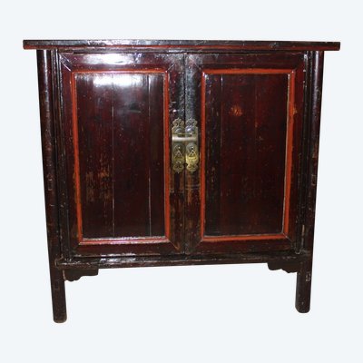 Armadio cinese in legno laccato del 1900 circa