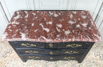 Cassettiera d'epoca Regency. Piano in finto marmo.