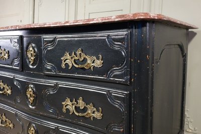 Cassettiera d'epoca Regency. Piano in finto marmo.