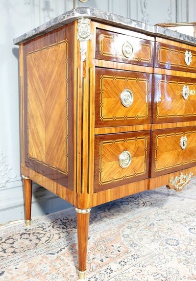 Commode Louis XVI Estampillée M. Ohneberg