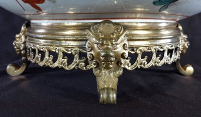Grande piatto in porcellana Kutani con supporti in bronzo dorato