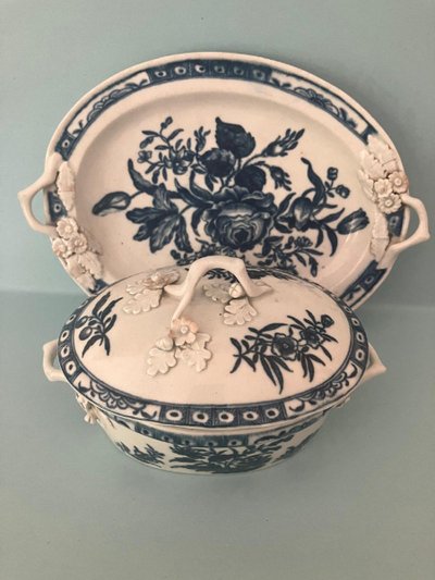 Worcester Fine Earthenware Terrine and Display Case