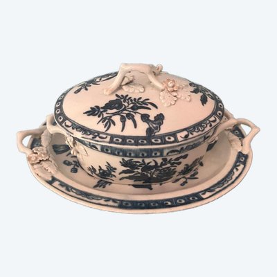 Worcester Fine Earthenware Terrine and Display Case
