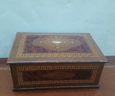 Inlaid box