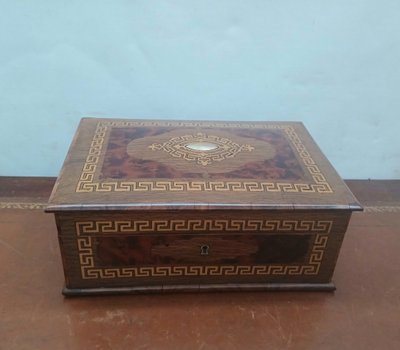Inlaid box
