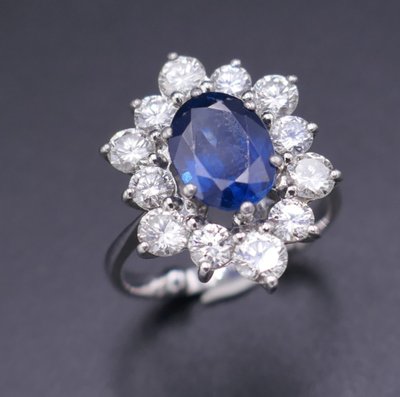 Bague Saphir 2,92 carats Et Diamants 1,80 carat,  Or Blanc 18 Carats.