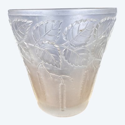 Jugendstilvase aus gefrostetem, gepresstem Glas