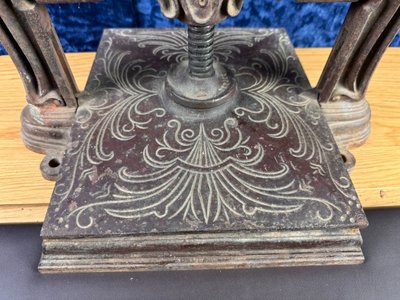 Jugendstil-Bindepresse aus Gusseisen