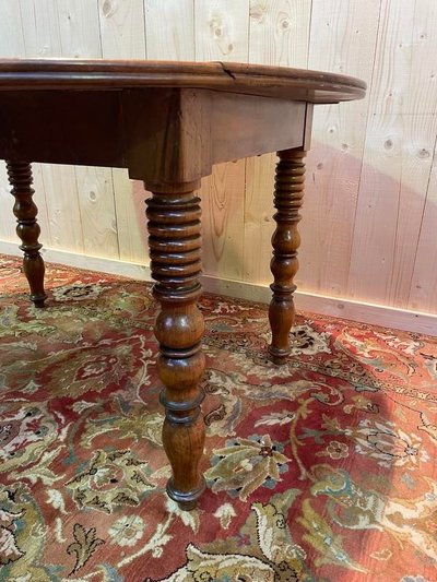 Louis Philippe round walnut dining table