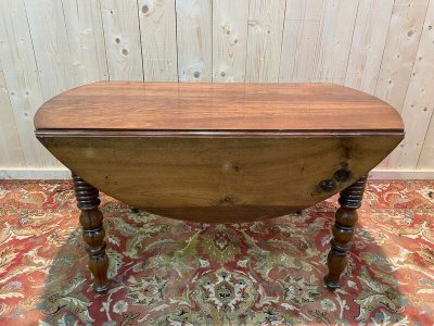 Louis Philippe round walnut dining table