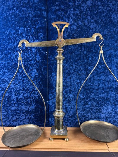 Monumentale Balance d'Apothicairerie En Bronze Et Laiton Doré époque XIXeme  / H76cm