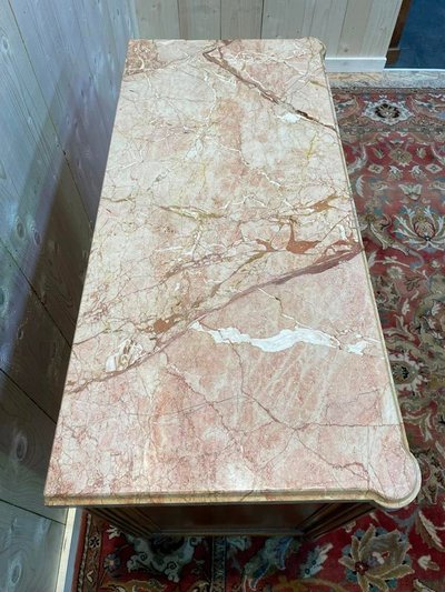 Commode de style Louis XVI