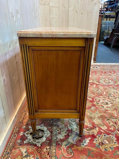 Commode de style Louis XVI