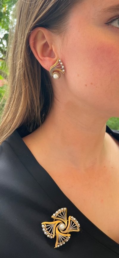 Parure Composée D’une Broche Et D’une Paire De Boucles D’oreilles Or & Perles