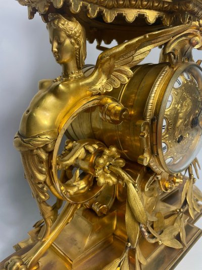 Kamingarnitur aus vergoldeter Bronze XIX Jahrhundert