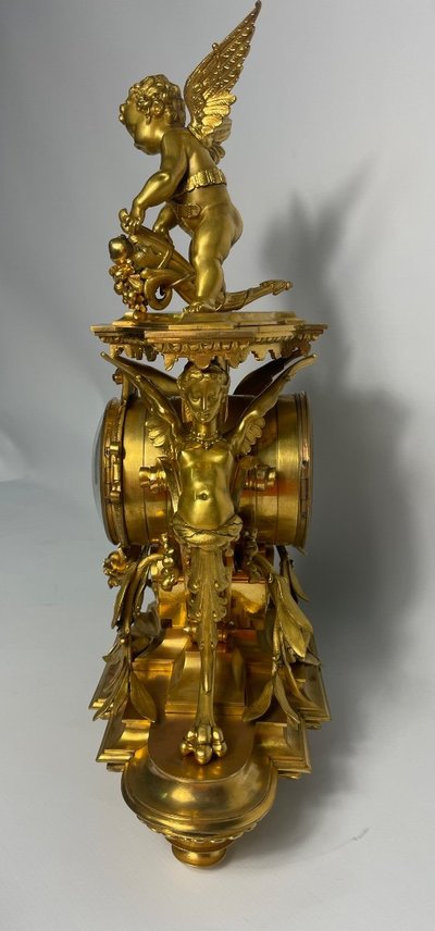 Kamingarnitur aus vergoldeter Bronze XIX Jahrhundert