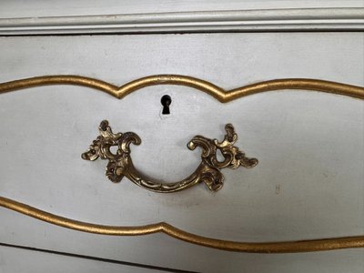 Semainier Arbalète A Double Rang De Tiroirs Style Louis XV En Bois Laqué Et Doré Vers 1900