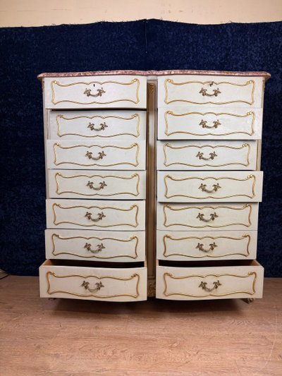 Semainier Arbalète A Double Rang De Tiroirs Style Louis XV En Bois Laqué Et Doré Vers 1900