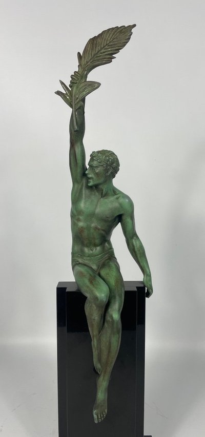 "Victoire" Sculpture Pierre Le Faguays edited by Max Le Verrier