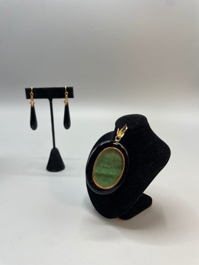 Orecchini e pendenti in oro 18ct, onice e perle fini